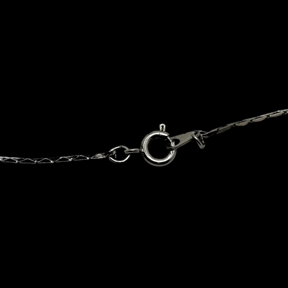 Elegant Silver Heart Pendant Necklace - Picture 12 of 14